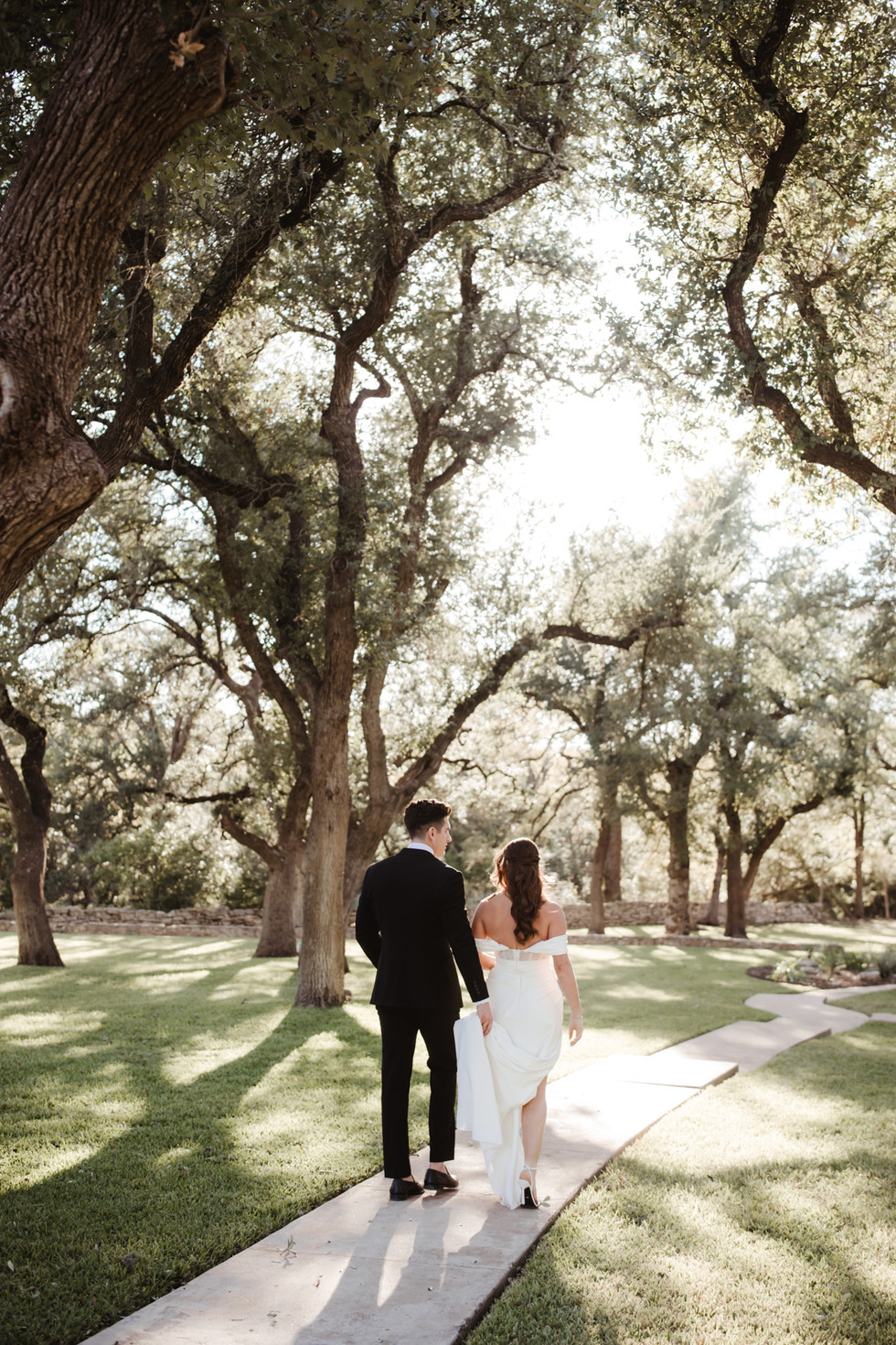 warm romantic wedding photography of bailey and drews elegant wedding