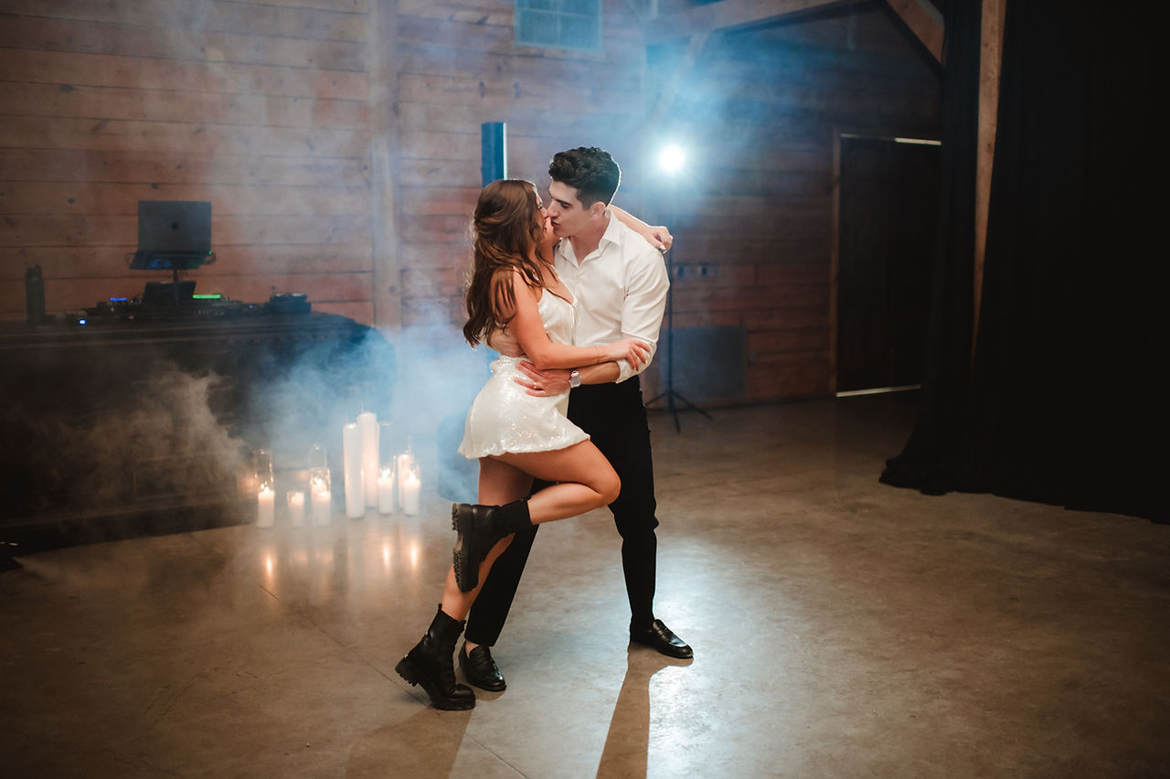 bailey and drew final private dance in smoke machine in the addison grove receptions hall 