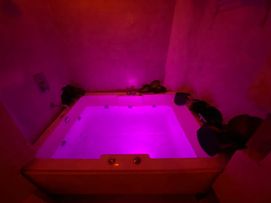 Jacuzzi bath tub with lighting 
