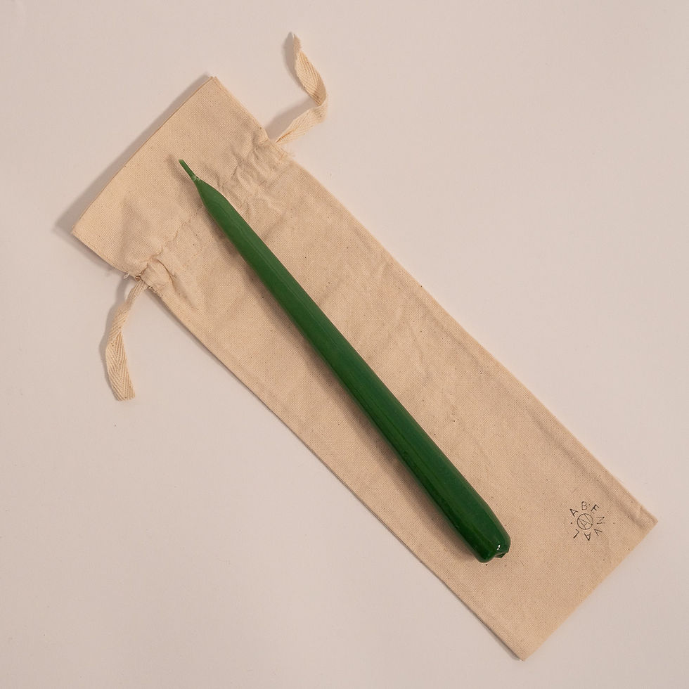 Thumbnail: Accesorios incluidos con Larix: vela mineral verde en bolsa de algodón reutilizable