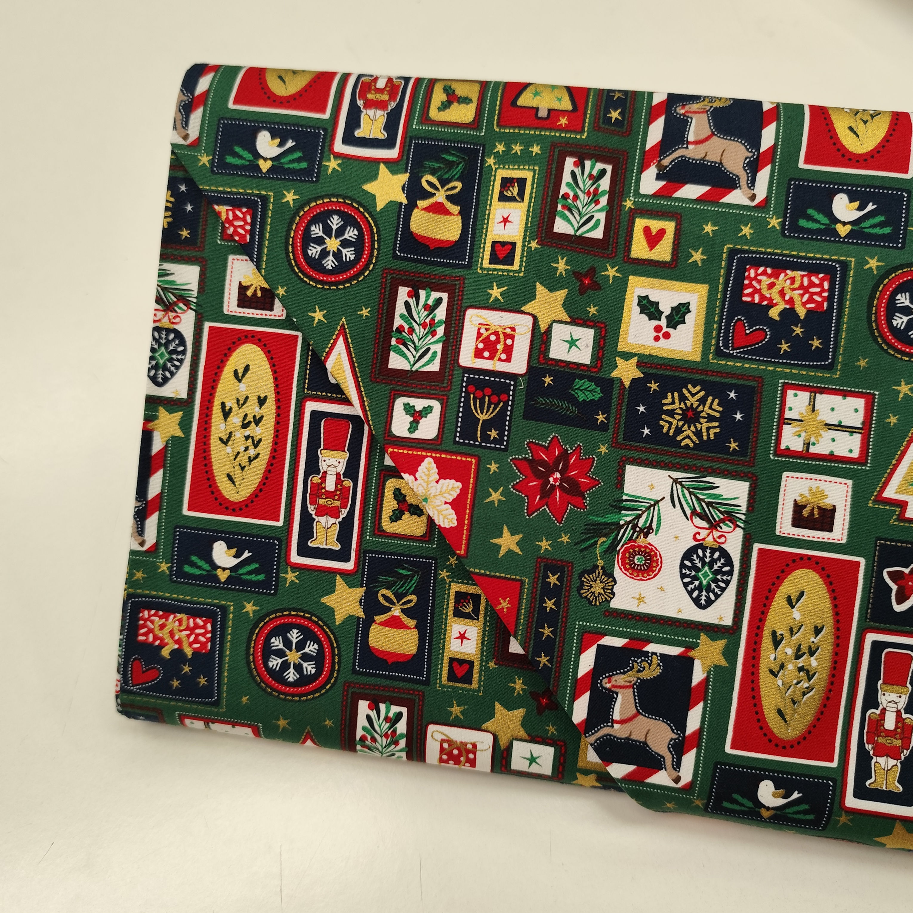 Motivos navideños fondo verde