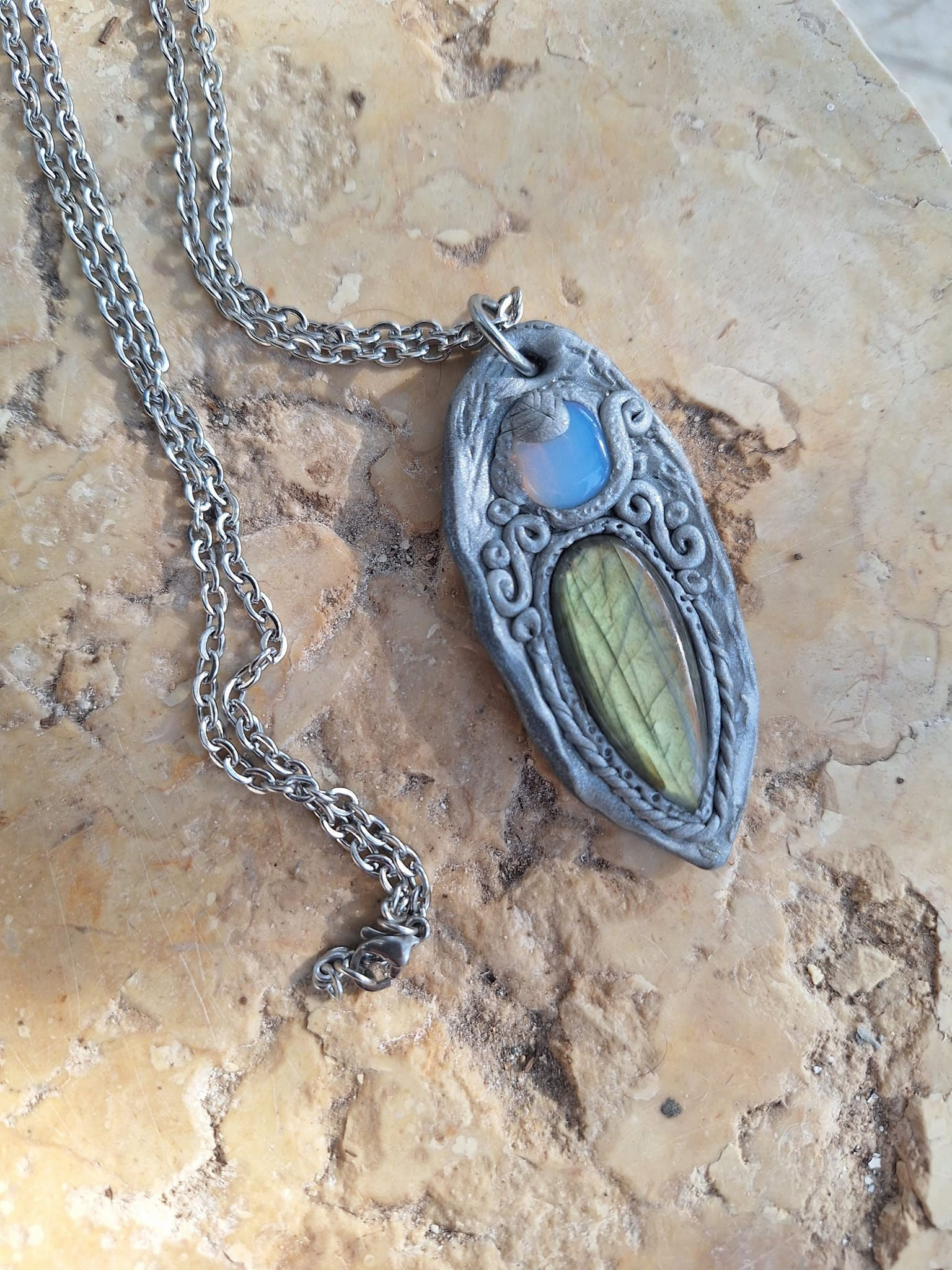 תליון קריסטלים מחימר פולימרי