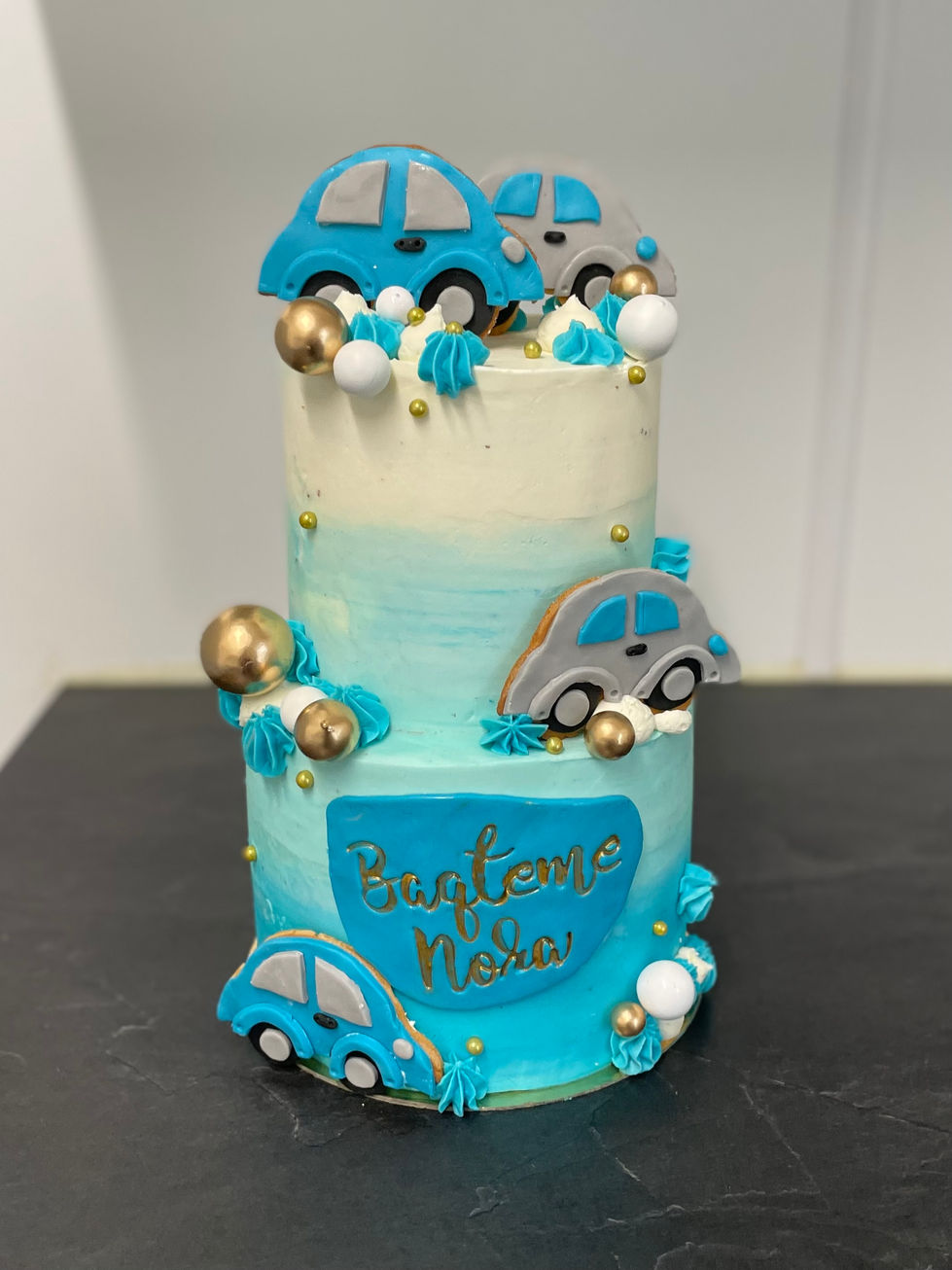 Gâteau de baptême voiture
