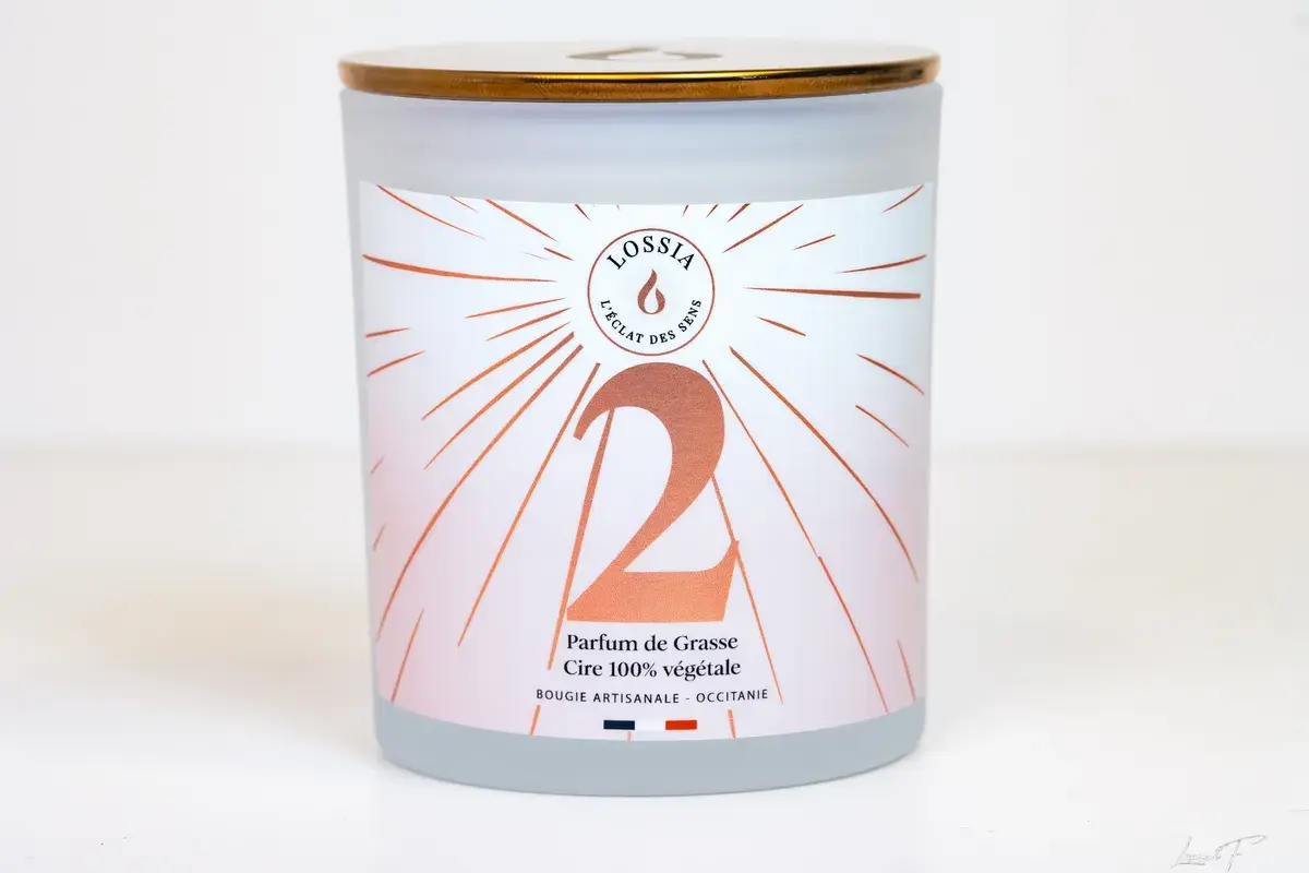 Bougie artisanale Lossia à allumer avec un briquet électrique