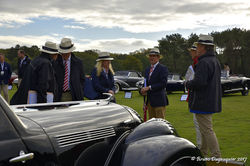 Le Jury dans son choix difficile...