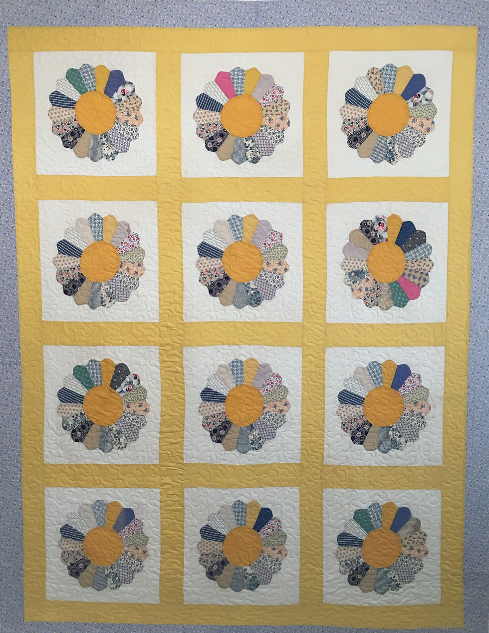 Dresden Plate Quilt by Andi Hays