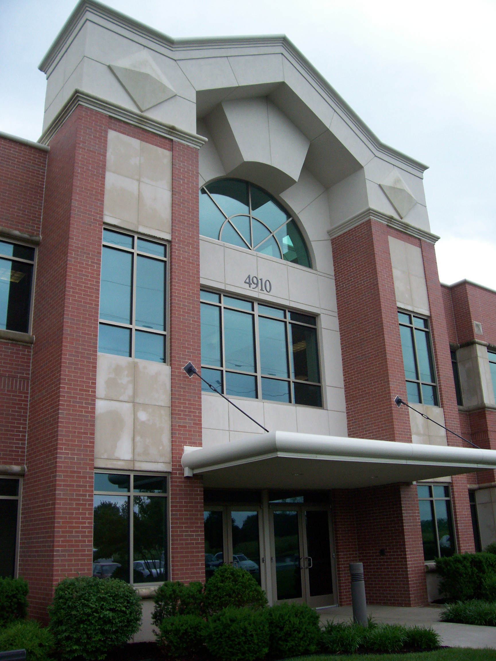 Wakarusa Corporate Center alineaarch