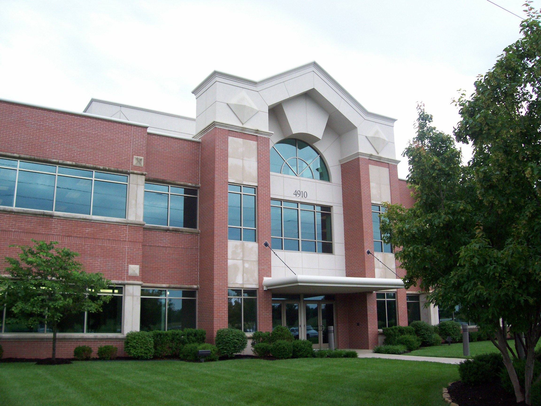 Wakarusa Corporate Center alineaarch