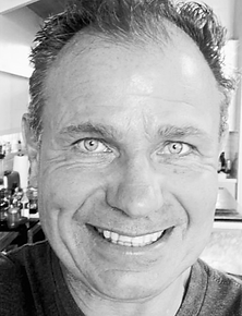 paulprofilepic_edited_edited_edited.png