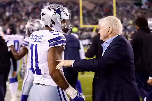 Micah Parsons and Jerry Jones