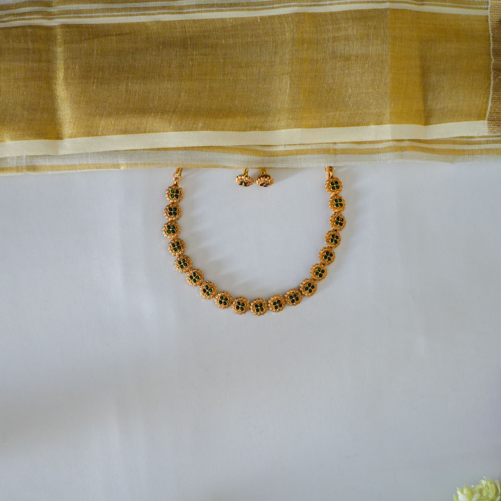 Simple Flower Necklace - Green