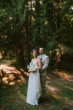 Brautpaar bei ihrer Hochzeit in der Holsteinmühle Nümbrecht
