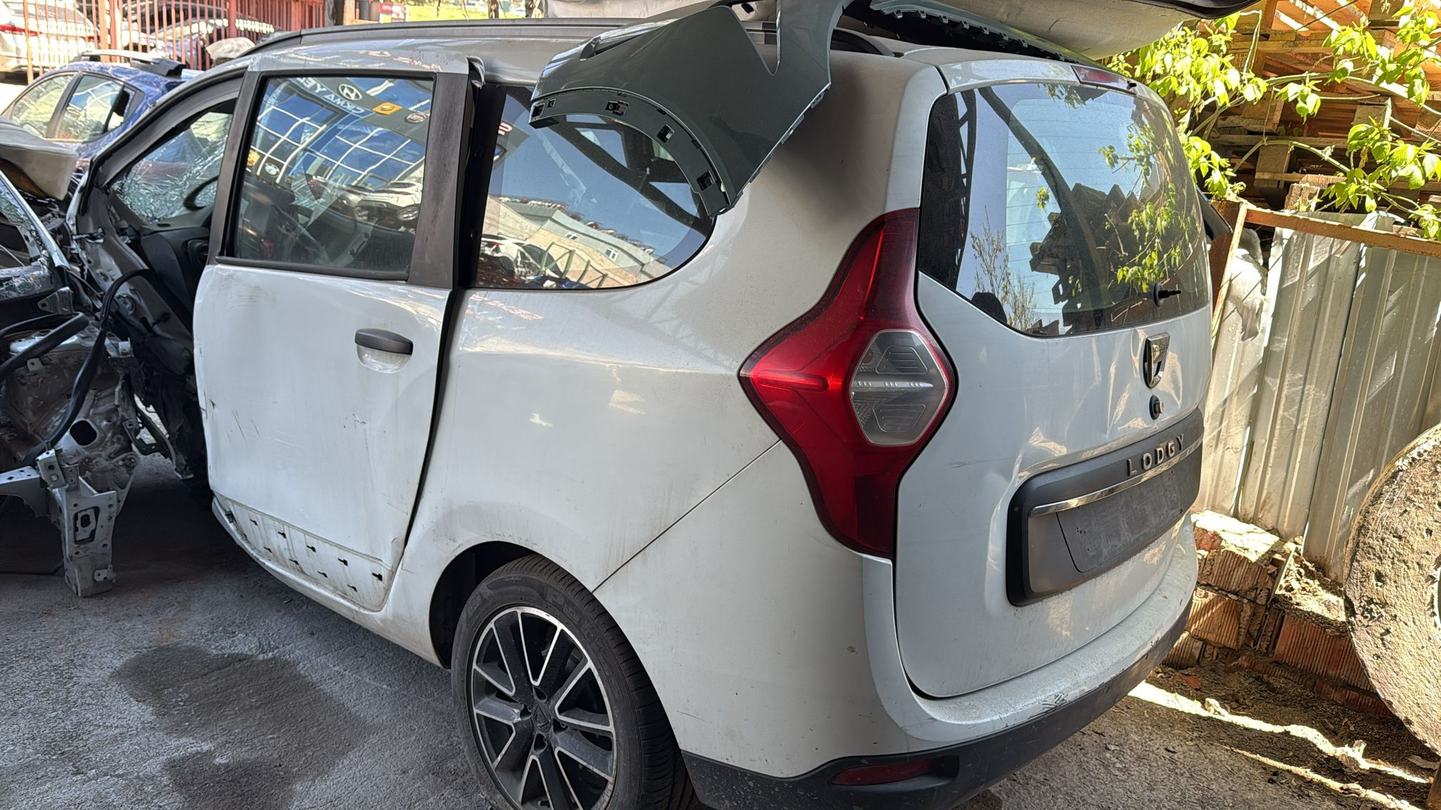 Dacia lodgy sol arka çamurluk