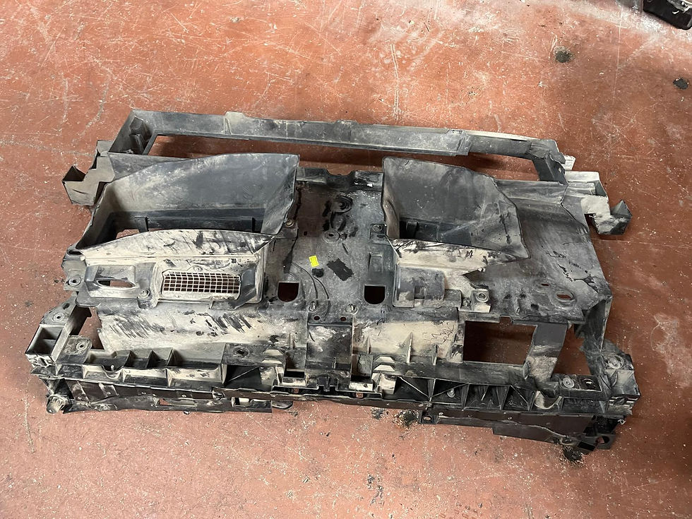 Küçük resim: MEGANE 4 ÖN PANEL ADBLUE 1.5 DCİ OTOMATİK