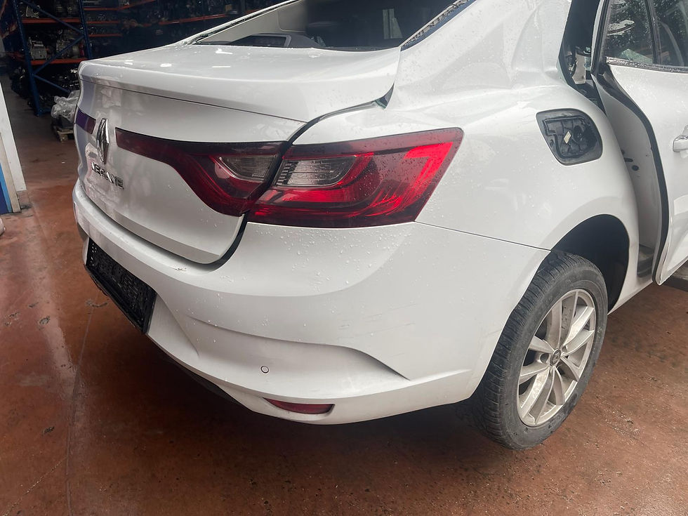 Küçük resim: MEGANE 4 SAĞ DIŞ STOP ADBLUE 1.5 DCİ OTOMATİK