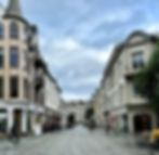 Paperboy statue in Alesund, Norway; Bubbly Tourist perfect 7 - 10 day itinerary of Norway