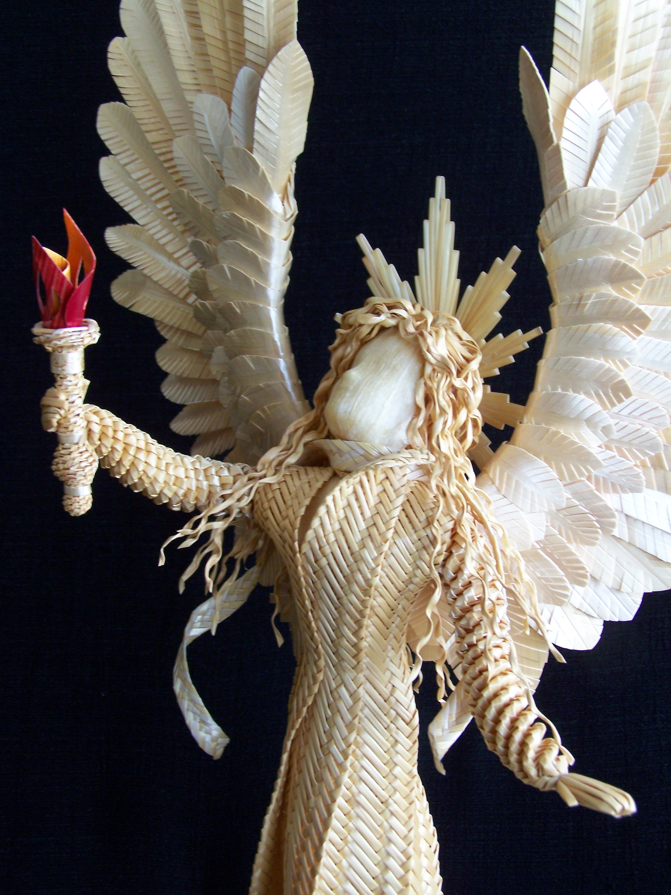 Detail Luminary Angel