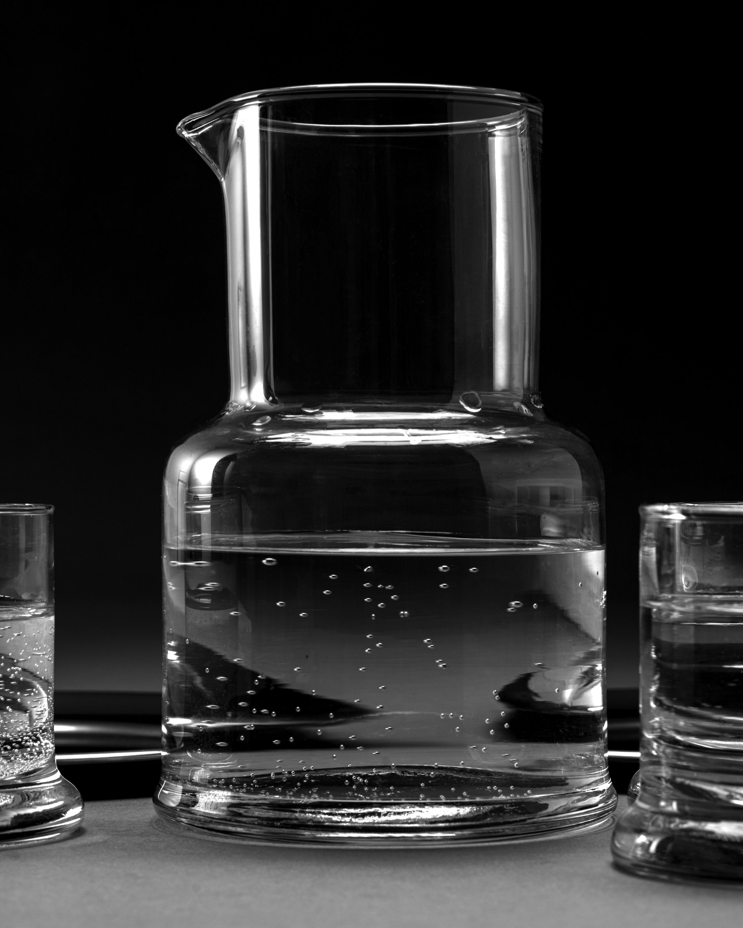 Jarra con vaso de vidrio Saara
