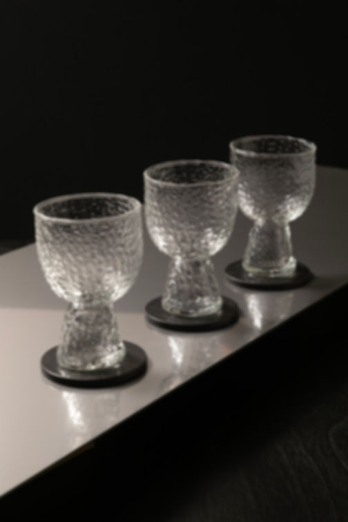 Copa de vidrio con relieve Gotas