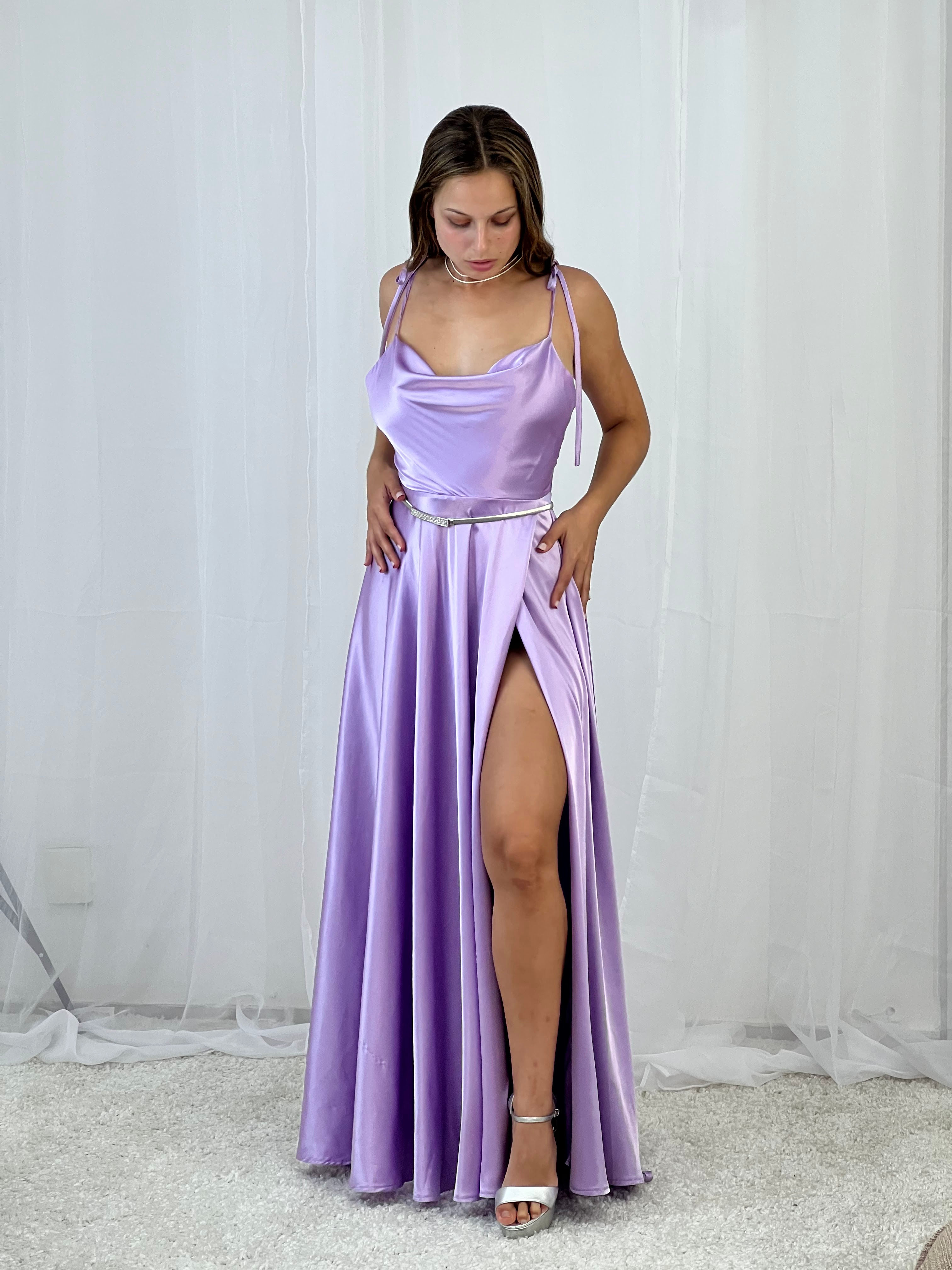 Vestido lila satinado