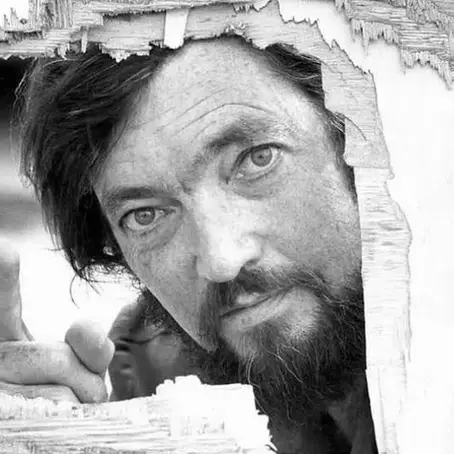 Julio Cortázar (1914–1984), fotografado em Paris por Anne de Brunhoff no ano de 1976