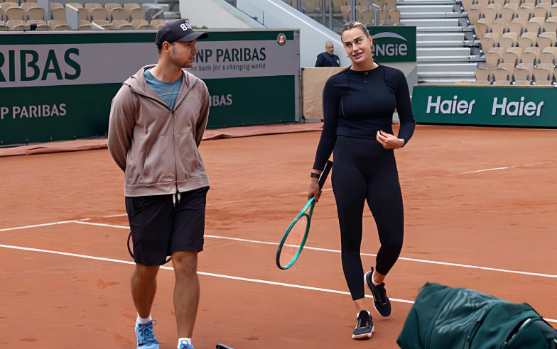 Aryna Sabalenka alongside coach Anton Dubrov (Getty/Tim Clayton)