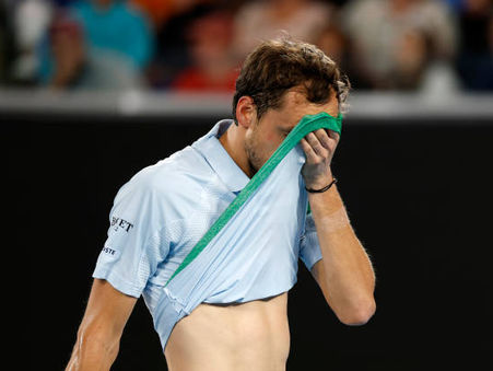 Three-time finalist Daniil Medvedev says the AO is 'asking for trouble' if schedule isn't changed