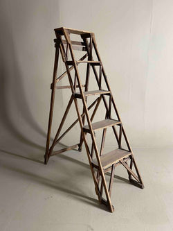 Stepladder wooden