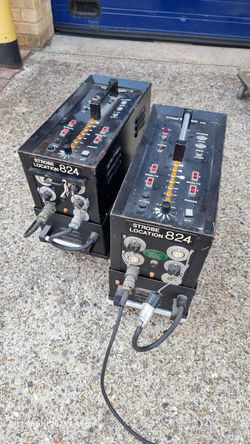 Strobe 824 Location pack black