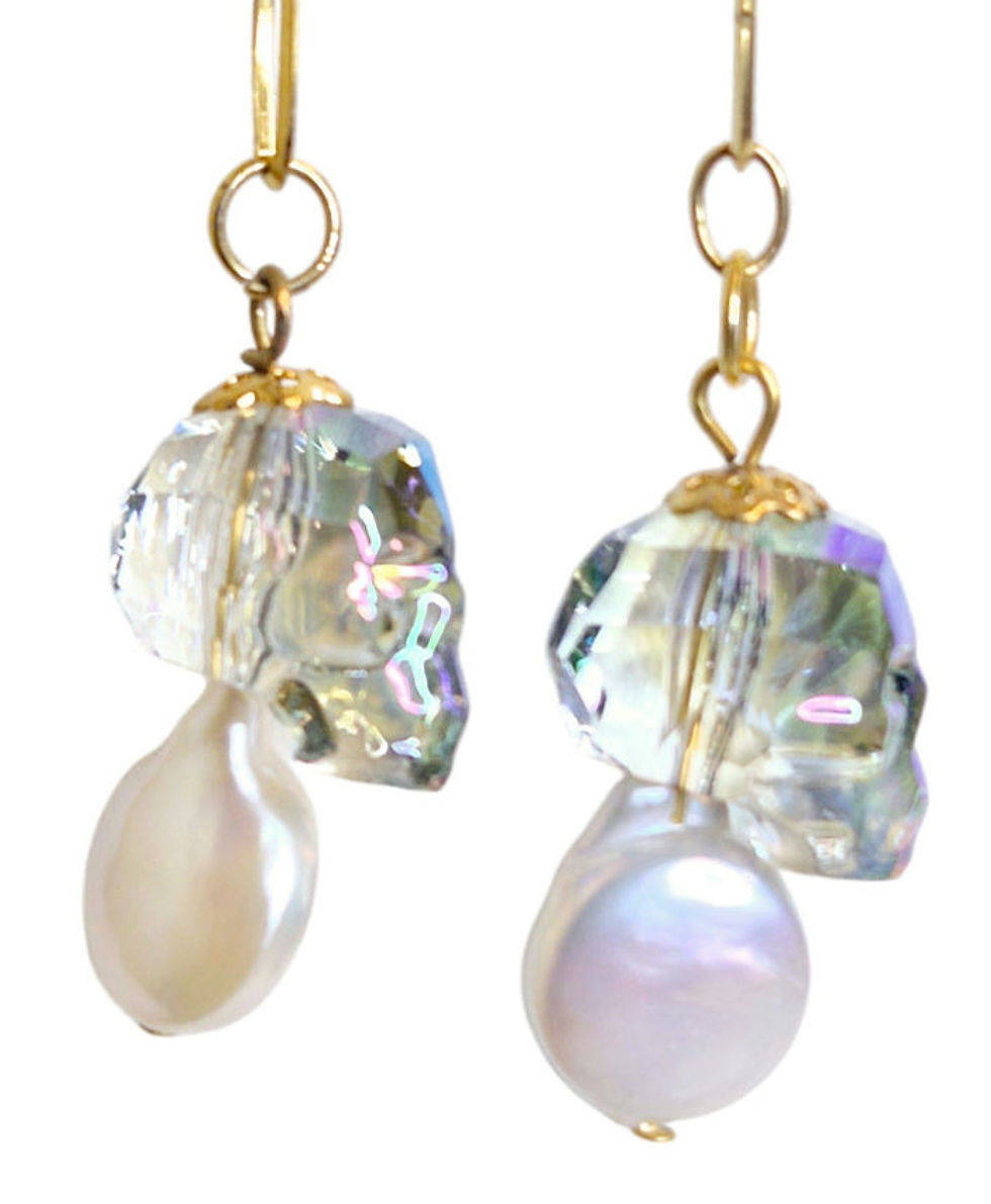 Thumbnail: Golden Skull Earrings 