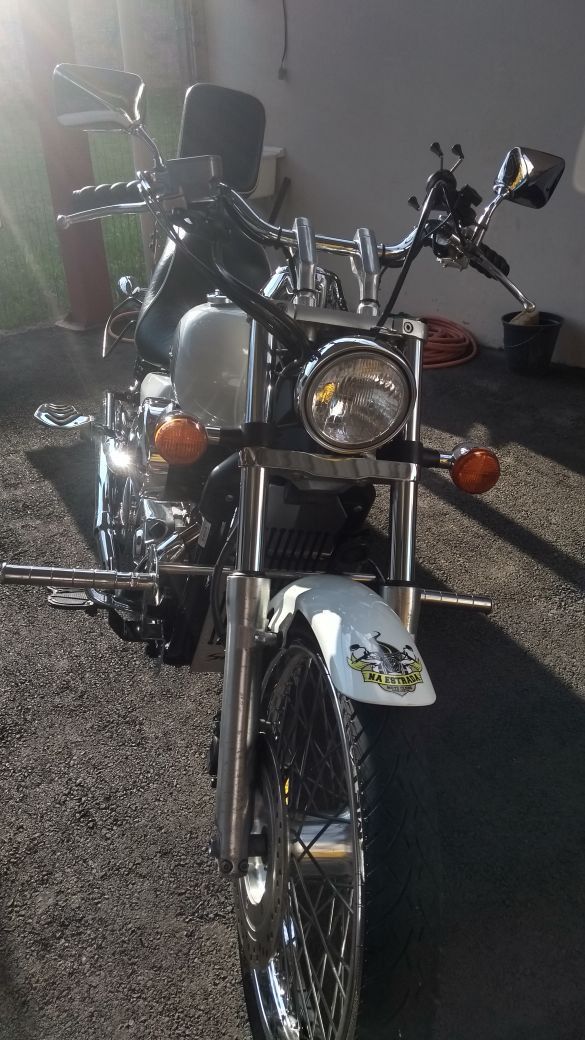 Miniatura: HONDA SHADOW AM 750