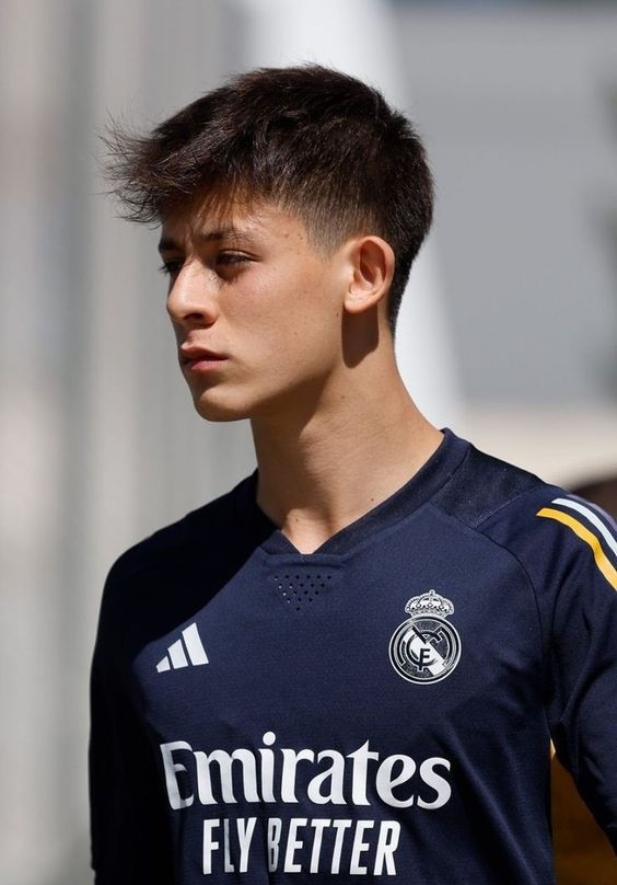 Transfert du jeune footballeur Arda Güler au Real Madrid