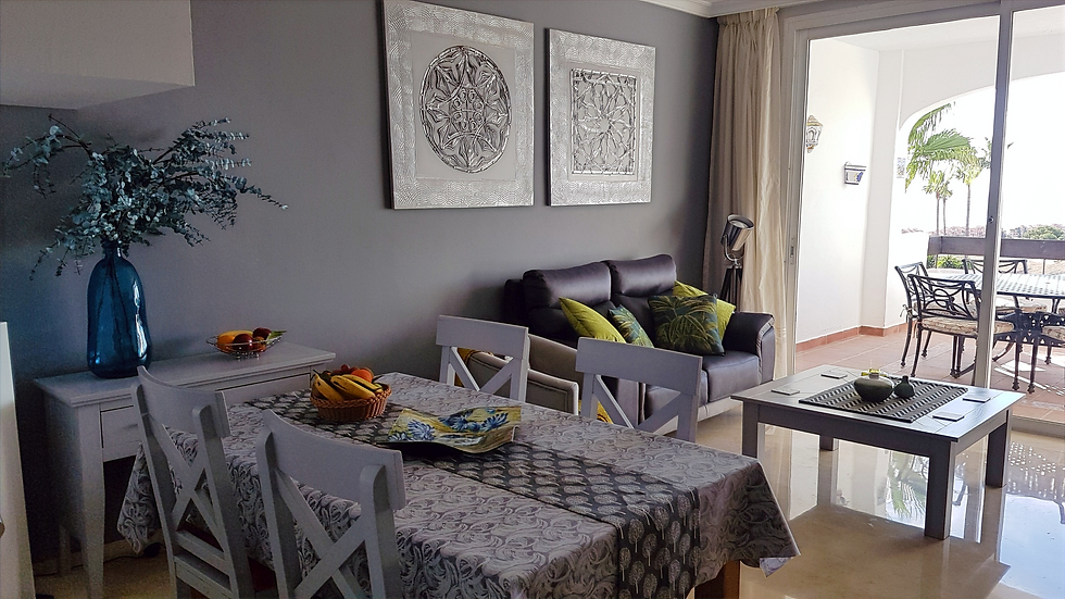 Lounge/Dining Room