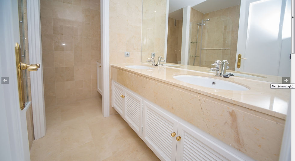 En Suite to Main Bedroom