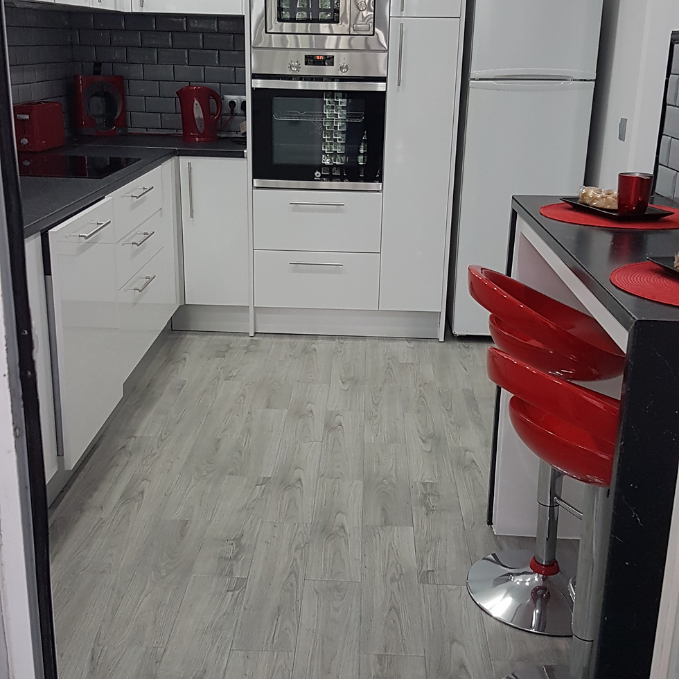 Fully Fitted Kitchen