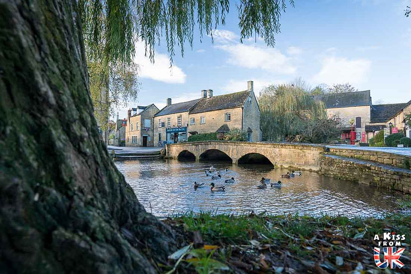 Bourton-on-the-Water - Que voir et que faire dans les Cotswolds en Angleterre ? Découvrez les plus beaux endroits à visiter dans les Cotswolds | A Kiss from UK, le blog du voyage en Angleterre.