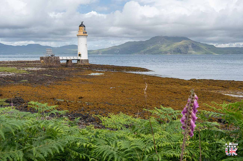 Le phare de Rubha nan Gall à Tobermory - Que faire sur l’île de Mull en Ecosse ? Visiter l’île de Mull et découvrez les plus beaux endroits à voir sur cette île des Hébrides Intérieures | A Kiss From UK
