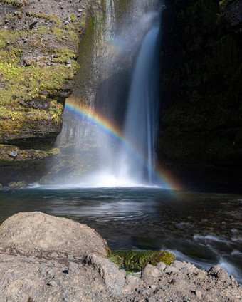 Gluggafoss - Les lieux à voir autour de Vík i Myrdal, au sud de l’Islande - 3 semaines en Islande en septembre : itinéraire, conseils, budget | A Kiss From UK