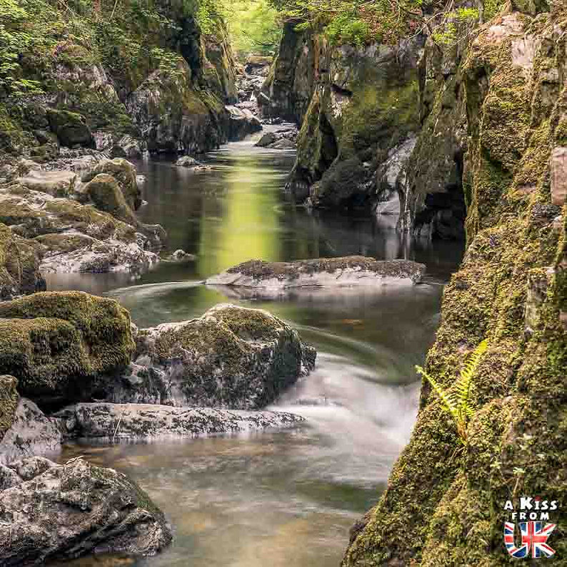 Fairy Glen dans le Snowdonia - Que voir dans le Parc National du Snowdonia au Pays de Galles ? Visiter le Snowdonia avec A Kiss from UK, blog du voyage en Ecosse, Angletere et Pays de Galles.