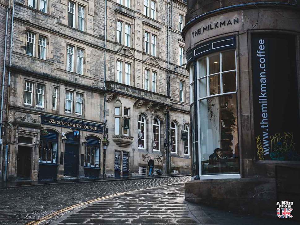 Cockburn Street - Visiter Edimbourg : Découvrez les endroits à voir et les choses à faire à Edimbourg en Ecosse | A Kiss From UK.