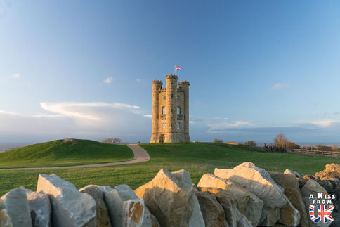 Broadway Tower - Que voir et que faire dans les Cotswolds en Angleterre ? Découvrez les plus beaux endroits à visiter dans les Cotswolds | A Kiss from UK, le blog du voyage en Angleterre.