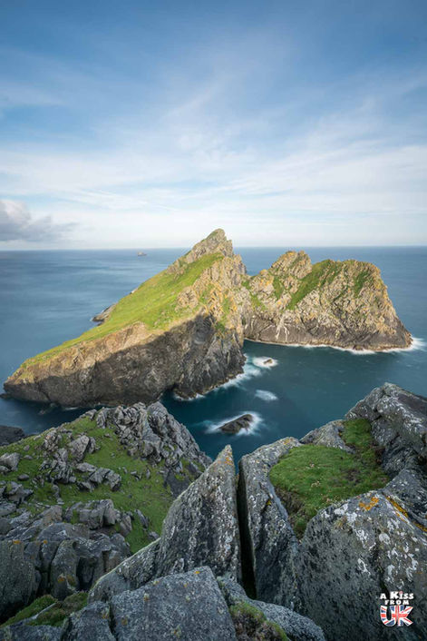 La presqu'île de Dùn sur St Kilda dans les Hébrides Extérieures - Découvez l'histoire et les paysages de St Kilda, l'archipel le plus isolé d'Ecosse. | A Kiss From UK