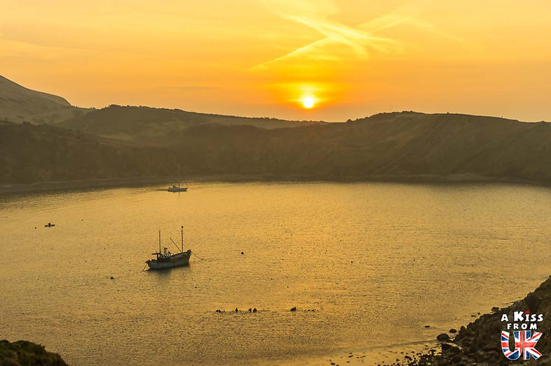Lulworth Cove dans le Dorset - Découvrez les plus beaux paysages d'Angleterre à visiter | A Kiss from UK