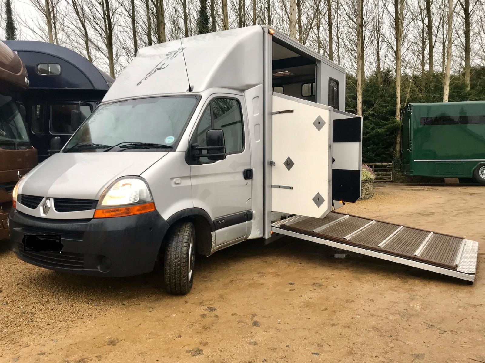 2007 Renault Master Horsebox
