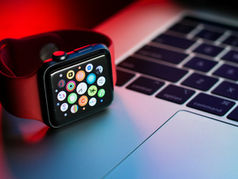 The Best Gift for Your Parents? A Smartwatch That Actually Motivates Them
