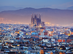 How to Experience Barcelona: A Walkable, Coastal City Guide