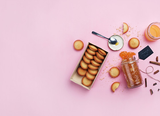 Mermelada de naranja y galletas