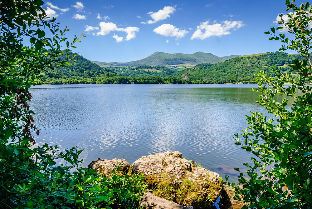 Lac Chambon Puy de Dôme Auvergne lac volcanique à 40min de Clermont baignade autorisée