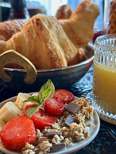 BRUNCH TARDFI PETIT DEJEUNER PDJ LA SUITE BARBIZON SUITES INTIMISTES AVEC PISCINE SAUNA HA