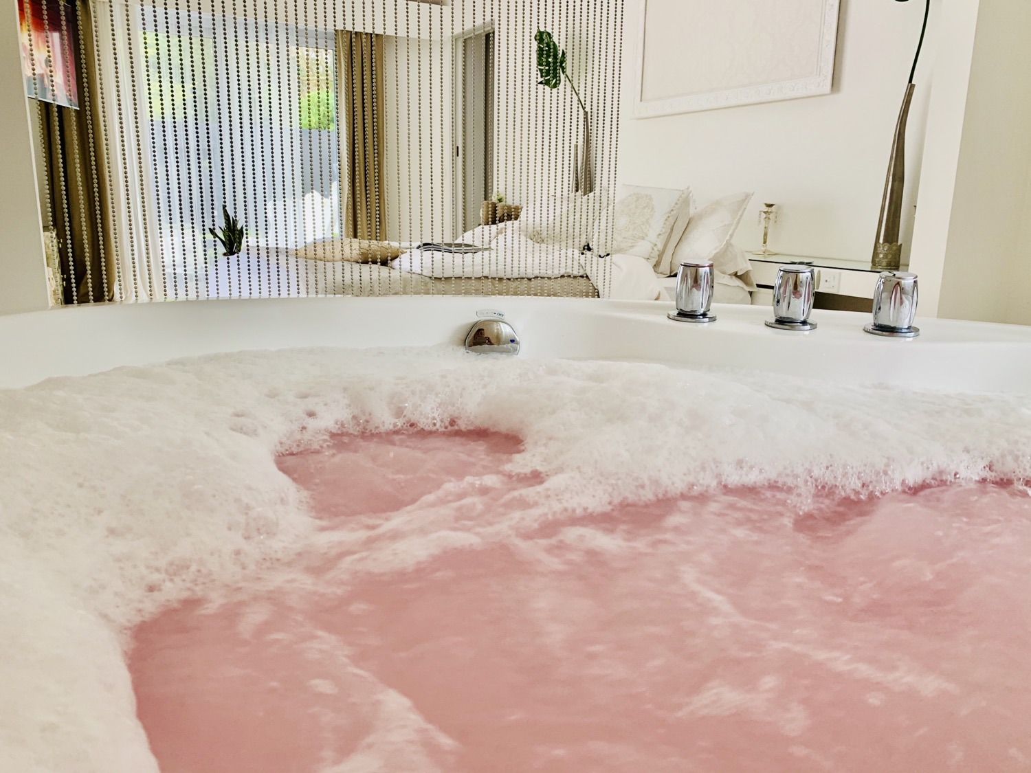 POUR VOIR LA VIE EN ROSE